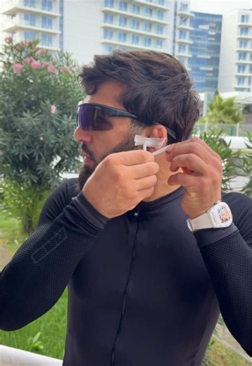 Arman Tsarukyan ear gag — Don’t break your ears