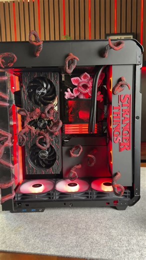 Stranger Things PC Build In the SSUPD Xhuttle Case + Palit Maker 3D Feature #gaming #pcbuild #pcmod