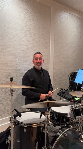 Guess the song 論 Think you know this one? Drop your guess in the comments  #RhapsodyBand #CodeBleuEntertainment #GuessTheSong #WeddingBandChallenge #LiveWeddingMusic #LongIslandWeddingBand | Code Bleu Music & Entertainment | Facebook