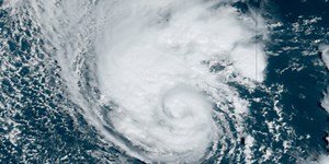 Hurricane Isaac spins toward Europe in middle of Atlantic