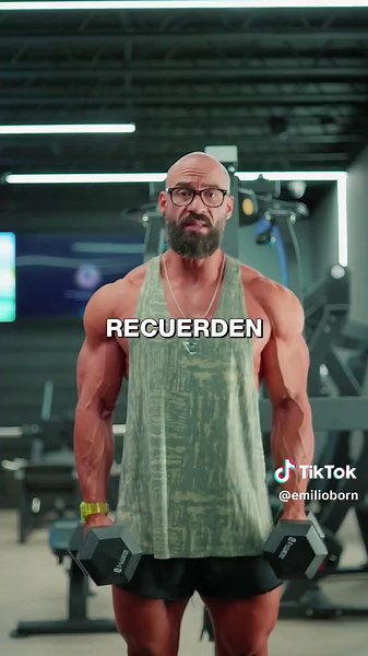 Cómo hacer curl de bíceps tipo martillo correctamente