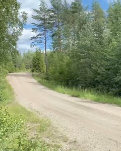 🇫🇮 RALLY1 TEST FOR PAJARI Toyota has started a test session with the GR Yaris Rally1 in Finland and the first driver to drive the car was Sami Pajari. Pajari and Mallkonen tested for the first time in their career the Rally1 car with which they will debut in the top category during the Rally Finland 2024 (1-4 August). The young Finnish driver is in Toyota’s driver development program and in fact competes in the WRC2 with the GR Yaris Rally2 but for his debut in the WRC a financial push from th