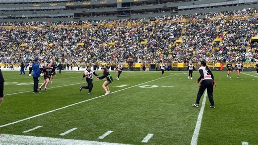 Growing sport of flag football gives high school girls chance to play at Lambeau Field