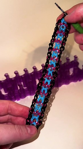 Penny’s Pride Bracelet Tutorial – Rainbow Loom Bracelet Guide