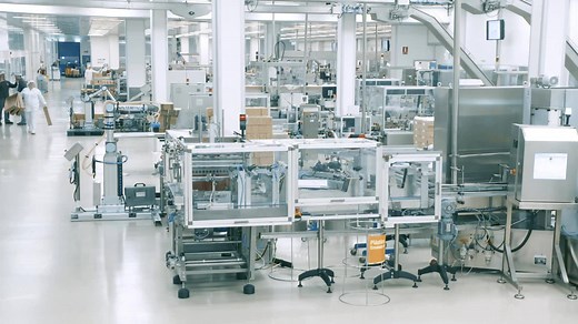 The company RNB Cosméticos has integrated six Universal Robots UR10 robot arms into its packing and packaging plant to perform end-of-line palletizing tasks. The collaborative cells offer the company a high level of versatility to comply with its six-packages-per-minute production cycles, which require flexible solutions for adapting to over 350 different items - Watch the whole case story => https://www.universal-robots.com/case-stories/rnb-cosmeticos/ | Universal Robots