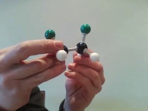 What are cis and trans geometric isomers?