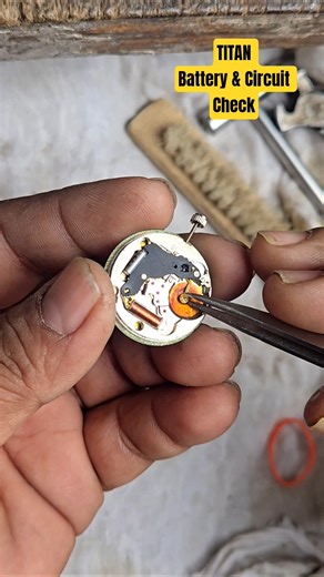 Titan Watch Repairing 🔧 | Last Tak Dekho Circuit Kaisa Dikhta Hai 😮