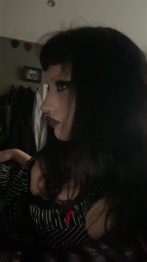 Exploring Gothic Aesthetics and Makeup