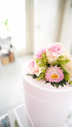 Cake flower tutorial now available on our Facebook group 🧁🌸 Subscribe to watch the full tutorial 💞🌷 | Bloom College