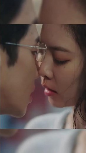 A drunken couple's steamy bathroom kiss ❤