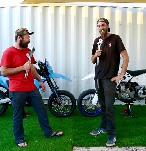 DRZ4SM VS DRZ400SM Carb vs EFI (if your friends don’t wanna ride with you, are they really friends)
