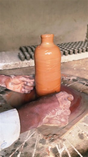 How to make pottery look like 🪄 #pottery #clayart #satisfying
