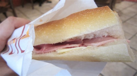 Jambon végétal en tranches ou en sandwich: que vaut cette alternative à la viande?