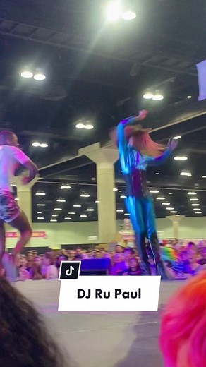 Dancing On the Main Stage with RuPaul DJing | DragCon Highlights