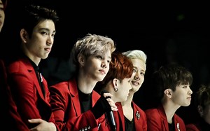 【GOT7】151114 菲律宾FM 炒鸡心水这套红色西装 超清饭拍合集