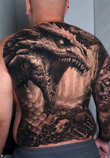 Medieval Dragon Backpiece Tattoo #tiktoktattooartist #dragontattoo #fullbacktattoo #blackandgreytattoo #realistictattoo