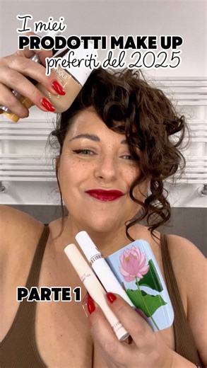 Giugizu on Instagram: "Mi trucco usando i prodotti #makeup che ho amato di più nel 2025 (parte 1) ✅ @wonderskin lip tint in Darling ✅ @cliniqueitalia Even Better Clinical in CN28 Ivory ✅ @itcosmeticsit CC nude glow on medium light ✅ @nablacosmetics Lift and fix ✅ @nyxcosmetics_italy Lift and Snatch in espresso ✅ @yepoda.it Multibalm in Very berry ✅ @hudabeauty baby bake in Blossom cherry cake E tu? Quali prodotti hai amato di più nel 2025? #makeupfavorites #preferititrucco"