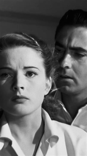 Film Noir Confidential on Instagram: "NIGHTMARE ALLEY (1947) Roustabout Stanton Carlisle (Tyrone Power) joins a traveling carny and unsuccessfully schemes to figure out the mind-reading act of Mademoiselle Zeena (Joan Blondell) and her alcoholic husband, Pete (Ian Keith). But when Pete dies, Zeena is forced to take on Stanton as a partner, and he quickly proves more gifted than his predecessor. Ambitious to a fault, Carlisle abandons Zeena and the carny to reinvent himself as The Great Stanton, 