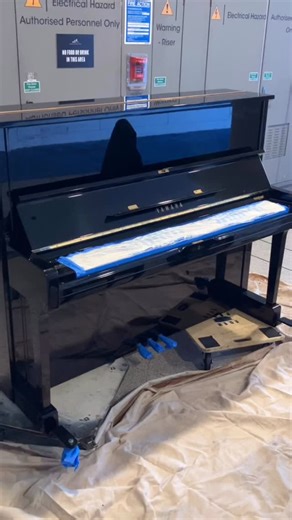 ‘PLAY THE LIGHTNING’ - paul x walsh vs. Metallica. Customised Yamaha upright piano, created for the conclusion of Metallica’s M72 2025 World Tour. Huge thanks to Eden Park and the band 🤘 | Paul X Walsh