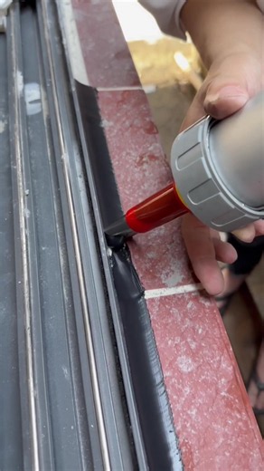 How to Seal a Poorly Connected Connector with Glue