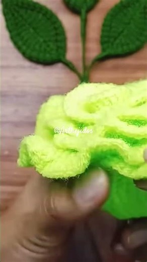 Armado de una rosa pétalo por pétalo a #crochet 🌹revisa el tutorial completo
