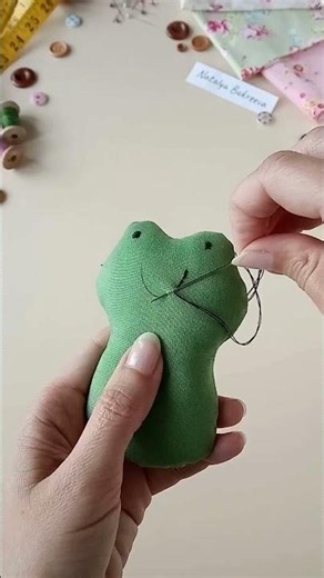 Tiny Frog From a Scaled‑Down Pattern 🐸✨