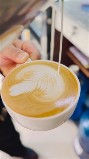 Latte Art Rosetta #coffeeart #coffee #shortvideo