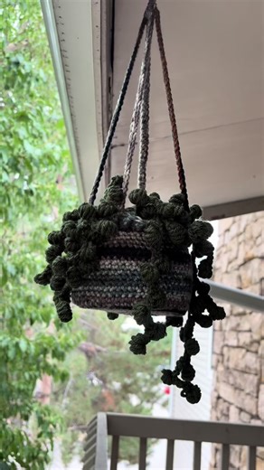 crochet string of pearls 🪴 #crochet #crochettok #crochetersoftiktok #fyp