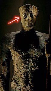 Excavated in 1897 at Hierakonpolis (Kom al-Ahmar), this life-size statue of the Egyptian Pharaoh Pepi I, is made from hammered copper sheets fastened together with rivet-like joins and is often described as the earliest known life-size metal statue. It dates to Egypt’s Old Kingdom, 6th Dynasty (about 2332 to 2287 BC), and is now in the Egyptian Museum in Cairo. #egypt #egyptian #ancientegypt #ancientart #historygram | History Piece