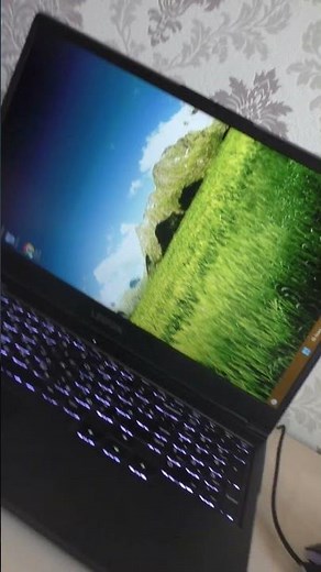 How to flip a laptop screen. How to rotate a monitor screen.