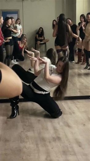 Voguing Performance Insights from An Amberr