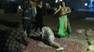 Katy Perry shows off her dance moves in Abu Dhabi and does a split