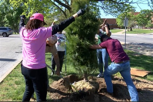 SIU Carbondale celebrates Earth Day with planting trees across campus