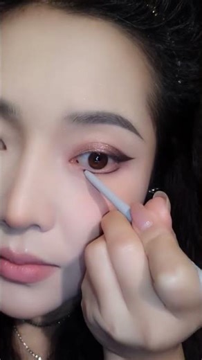 Eyeliner Made Easy 👁️ | Simple Beginner Eyeliner Tutorial | Step-by-Step Eye Makeup Guide #shorts