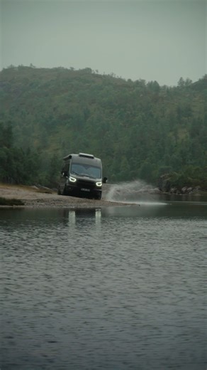 Der CLIFF 4x4 Greentrek - das exklusive SUNLIGHT-Modell für echte Abenteuer.  Mit Allrad, 17″ Offroad-Bereifung von delta4x4, Sonderlackierung in Yellow Olive, exklusiver Sonderbeklebung und dem markanten Ford Raptor Kühlergrill ist der Greentrek ein echtes Statement.   Jetzt bei uns entdecken. #cliff4x4 #sunlight #campervan #vanlife #adventure #offroad #4x4 | Schwarz Mobile Freizeit | Facebook