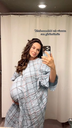 Sezen Ketenci Oy on Instagram: "Kalbim ağzımda, kelebekler midemde, gözyaşım hazır ol’da beklerken🐥"