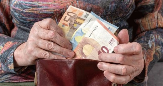 Νωρίς οι πληρωμές συντάξεων λόγω 25ης Μαρτίου - Πότε θα γίνουν