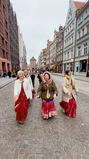 ☁️Cold weather, warm hearts 💕 Harinam in Gdańsk (Poland) #iskcongdansk #iskconpoland #iskcon_world #iskcon #harinam #harinama #harinamsankirtan #kirtan #harekrishna #bhakti #bhaktiyoga #prabhupada | Hare Kryszna Gdansk