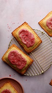 Not only are these homemade pop-tarts fun to make, but they’re gluten-free, packed with quality fats and much lower in net carbs than the store-bought version. 👨‍🍳Full Recipe: https://www.bulletproof.com/recipes/keto-pop-tarts/?utm_source=facebook&utm_medium=bp_social&utm_campaign=0008|keto_poptarts_blog&utm_content=keto_poptarts_blog | Bulletproof