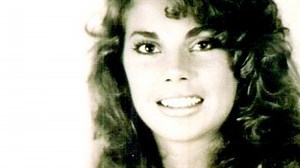 Watch Solved Season 2 Episode 1 - Written in Blood