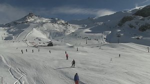 Traumbilder vom Saisonstart heute in Ischgl! 😍 Stolze 140km Pisten sind bereits geöffnet. ⛷ Schneehöhe, Preise und Pistenplan: https://www.skigebiete-test.de/skigebiet/ischgl.html | SnowOnline