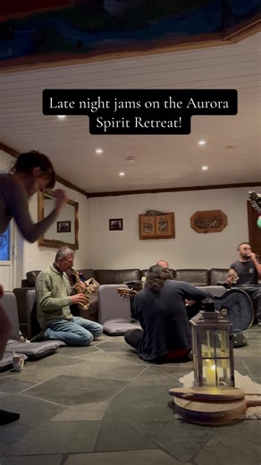 Late night jams on the Aurora Spirit Retreat! Some of our favourite moments with guests happen once the ‘official’ workshops close. We love to make music with you so much! #curawaka #northernlights #arcticnorway #arcticcircle #worldmusic
