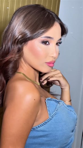 𝗠𝗮𝗸𝗲𝘂𝗽 𝘣𝘺 𝘙𝘦𝘦𝘮 on Instagram‎: "Blush, gloss, and good energy only💞 . . . . . . . #reemmoumneh #makeup #makeupartist #reel #wedding #love #editorial #highlighter #bridal #makeuptutorial #fashion #lifestyle #beirut #dubai #lebanon #السعودية #مصر #العراق #تركيا #كونتورينغ"‎