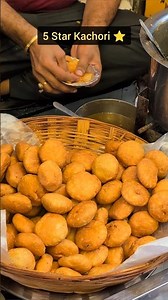 Banaras Street Style Hing Kachori near Kashi Vishwanath Temple 🤩🔥