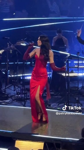 @Dua Lipa - „Falling Forever” live at Royal Albert Hall 🎶 #RoyalAlbertHall #DuaLipa #RadicalOptimism #London