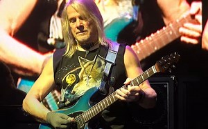 STEVE MORSE On DEEP PURPLE: SIMON MCBRIDE 'Is Fitting Them Better Than I Was'