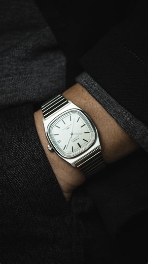 Retro vintage in 2026 looks gooooood 😎 This is the Timex 1983 E-Line Reissue and it was one of my *most popular* watches of 2025. And you can see why. It somehow pulls off sporty and elegant in its compact 34mm case — a reminder of how good the 80s were for watch design. I’ve dressed it up, I’ve dressed it down, and it seems to always go with whatever the flow happens to be. It’s also now available in a handful of colours and finishes (including gold!!), proving that there truly is an E-Line fo