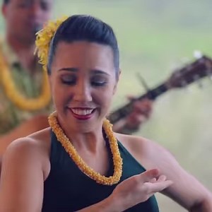 Holunape - `Ohaiali`i Kaluhea This sounds so pretty that it just about brings tears to my eyes. Hawaii 🍍🌴 🐢 #hawaii By 📸 @HI*Sessions | YT | I Love Hawaii