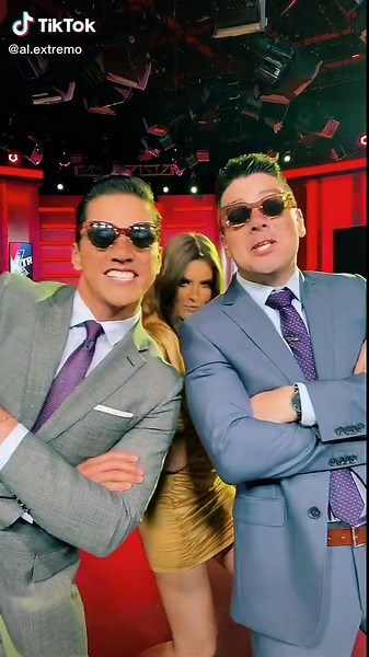 Movimientos Sensuales de Nuestros Conductores en Al Extremo