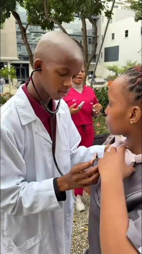 Life as a First Year Medical Student: Experiences & Insights